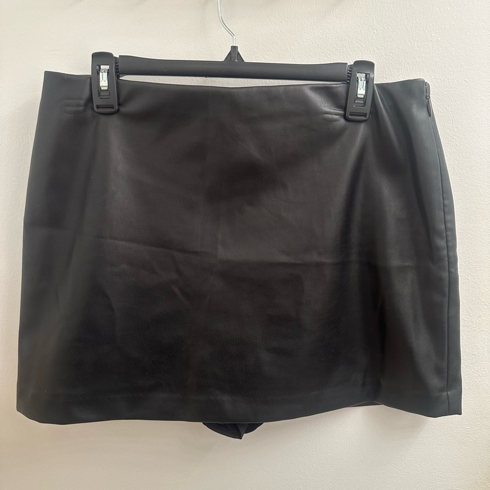 Abercrombie & Fitch Black Mini Skort